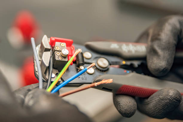 Best Circuit Breaker Repair  in Burlington, KS